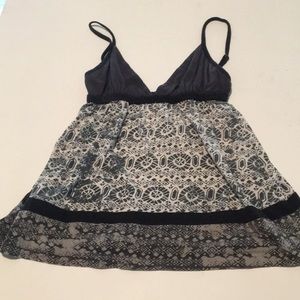 Billabong tank. Small. Only worn once.